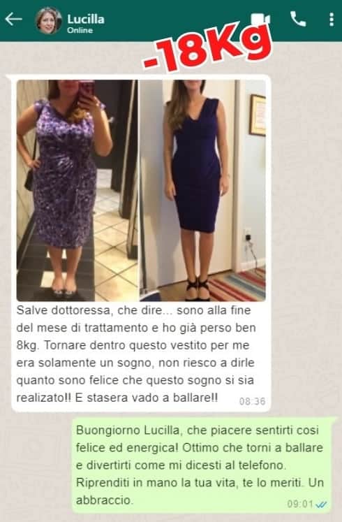 Prima e dopo perdita di peso di 18kg, donna in abiti blu e viola.